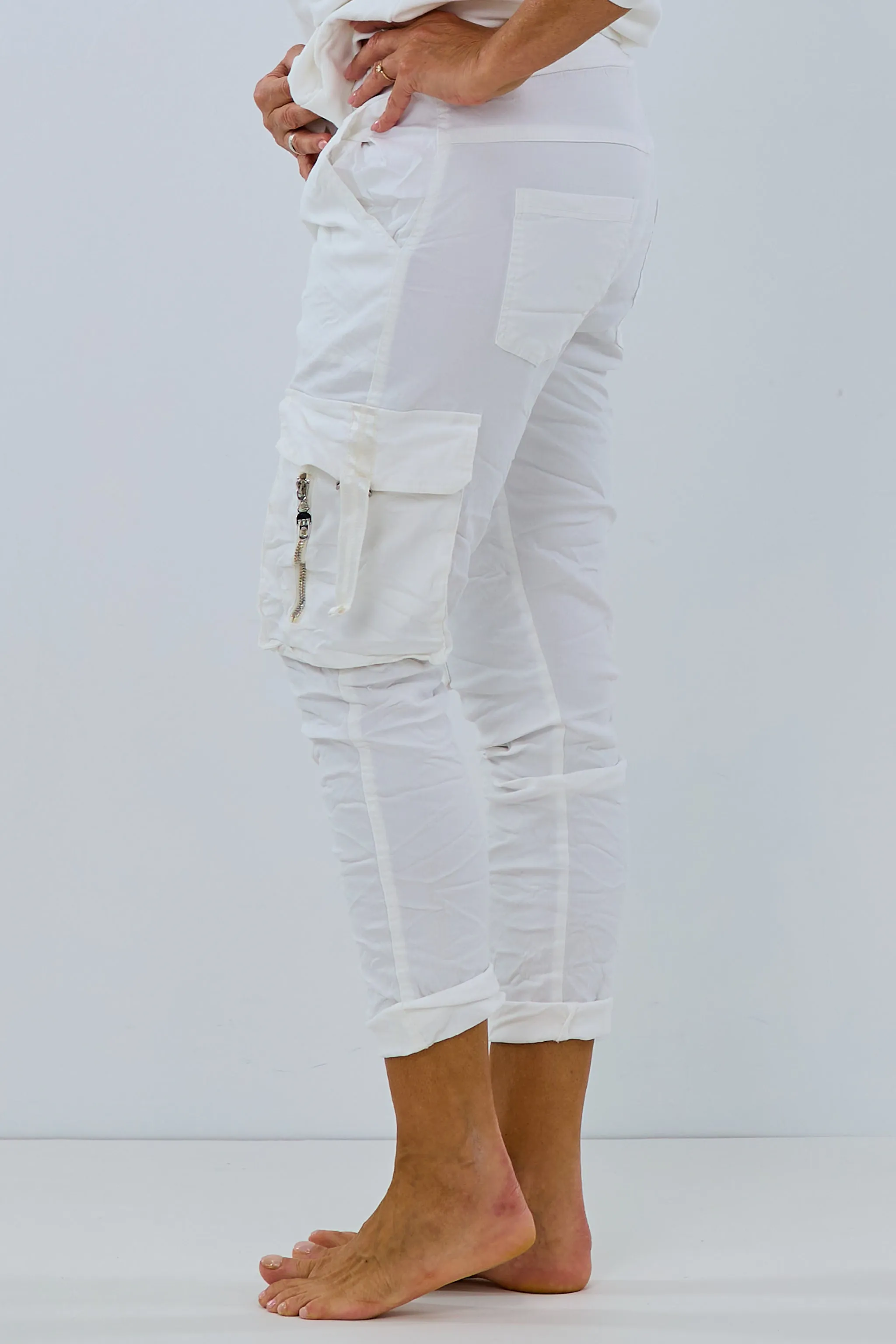 Cargohose im Knitterlook mit Zierreißverschlüssen, weiß