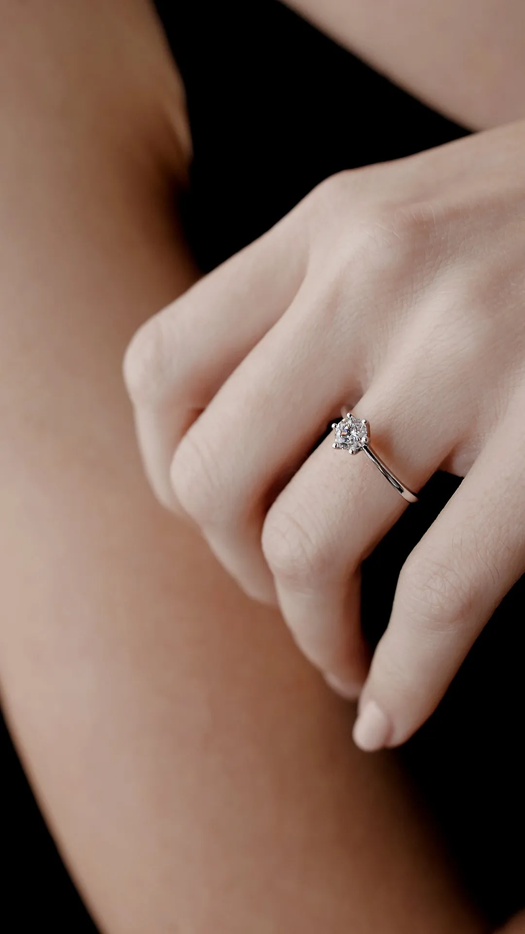 Gaia Ring 0.72ct 18K White Gold