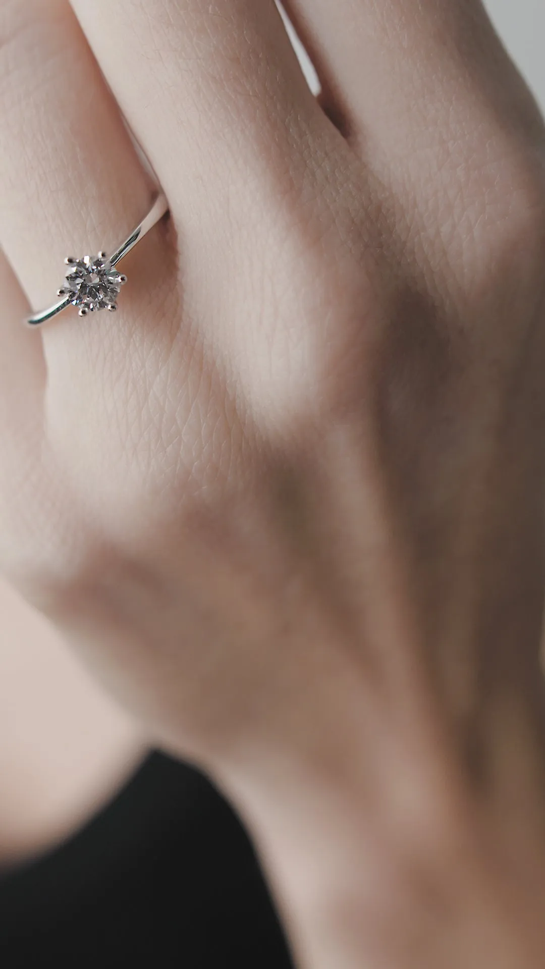 Gaia Ring 0.72ct 18K White Gold