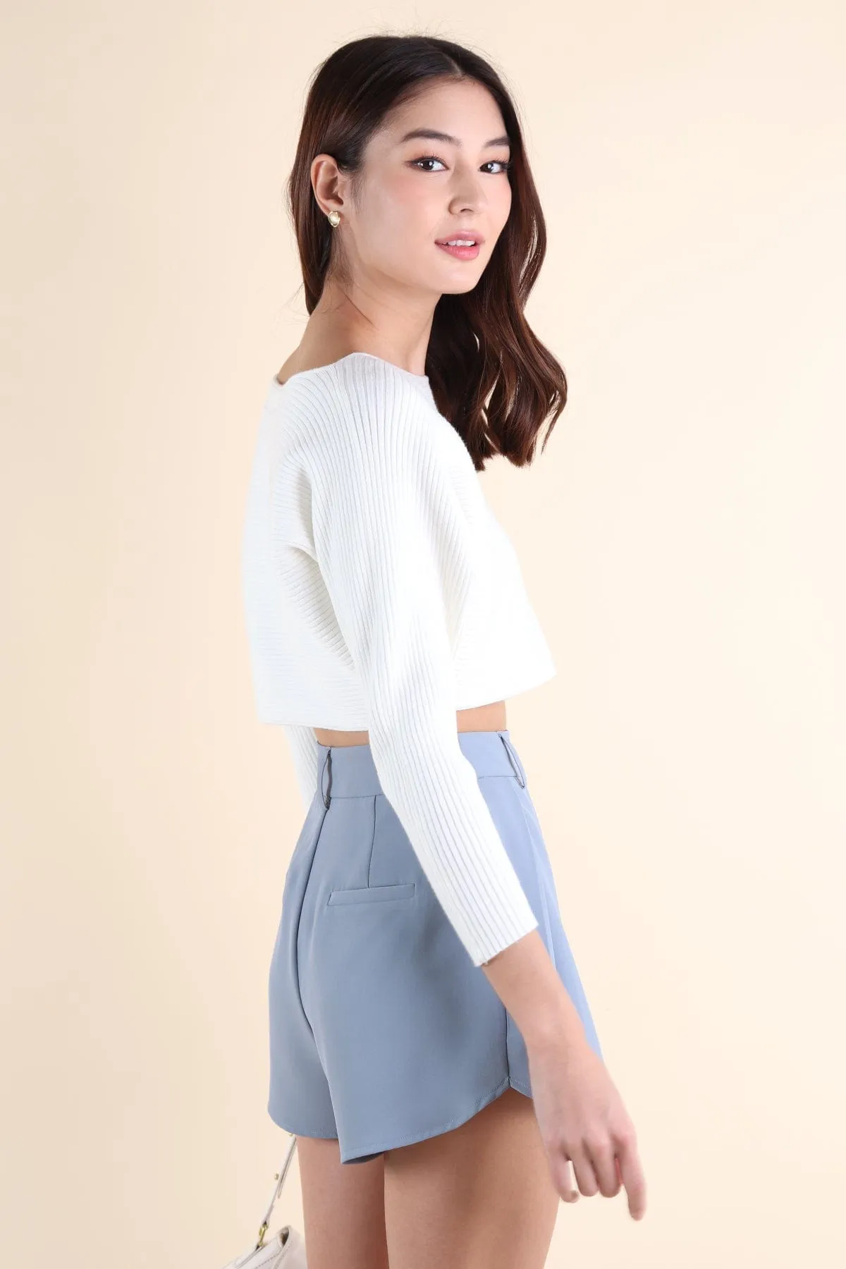 LUCERNE PLEATED SHORTS IN STEEL BLUE
