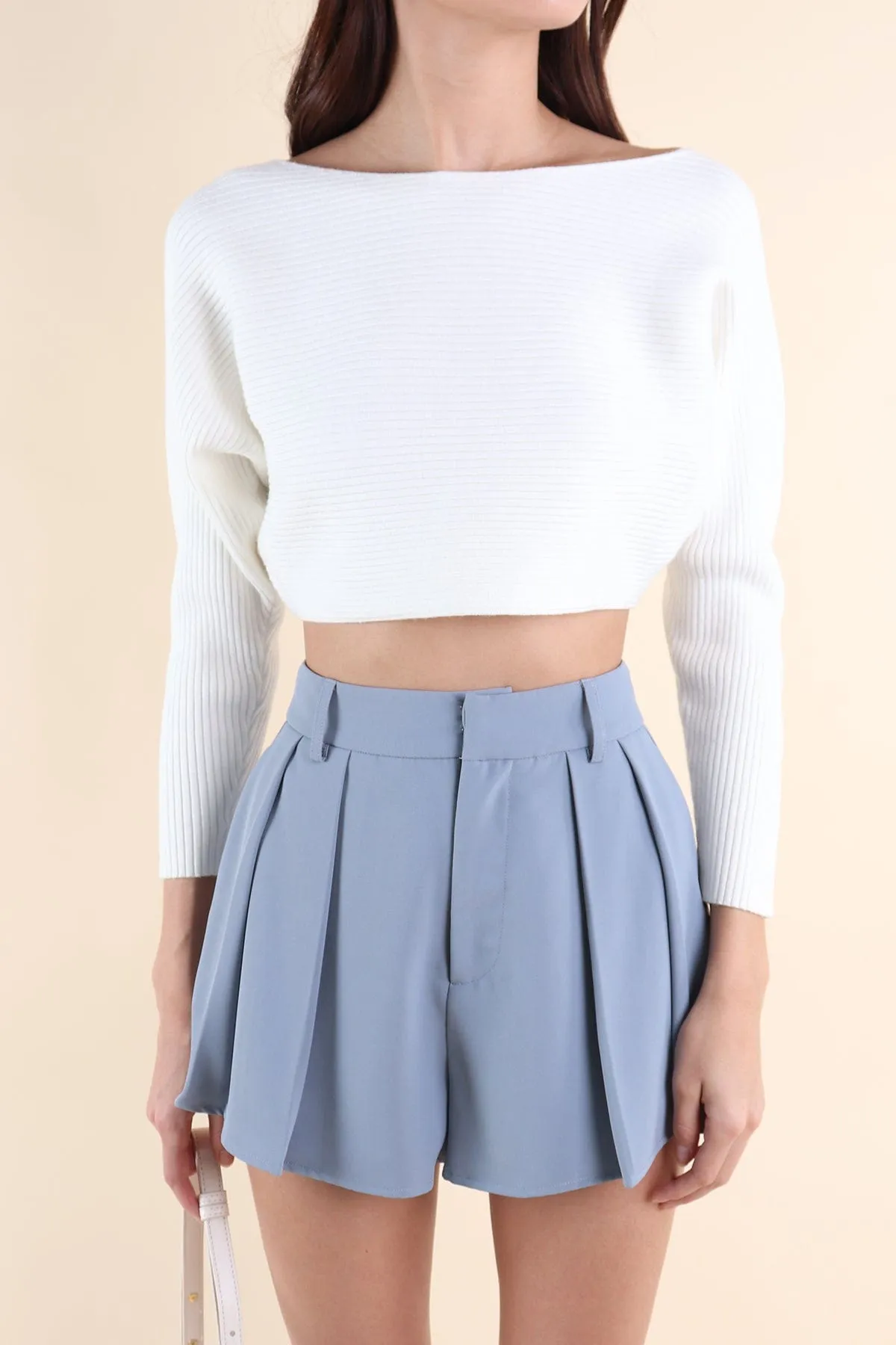 LUCERNE PLEATED SHORTS IN STEEL BLUE