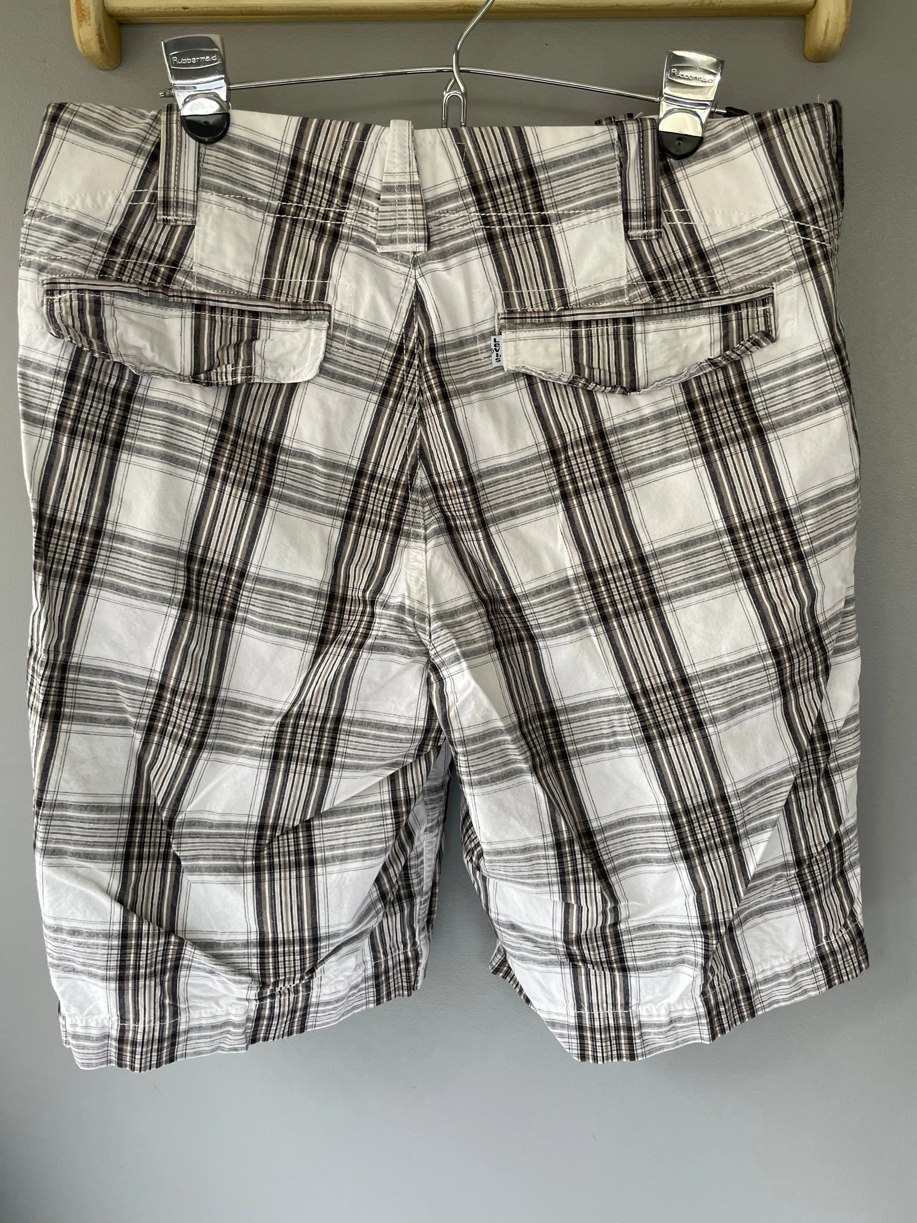Mens 33” Waist Plaid Shorts LEVI’S Gray Black Tan Snap Pockets 100% Cotton